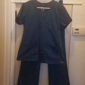 Size M Caribbean blue Barco Scrub set